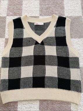 Women's Black & Cream Check Knit V-Neck Sweater Vest